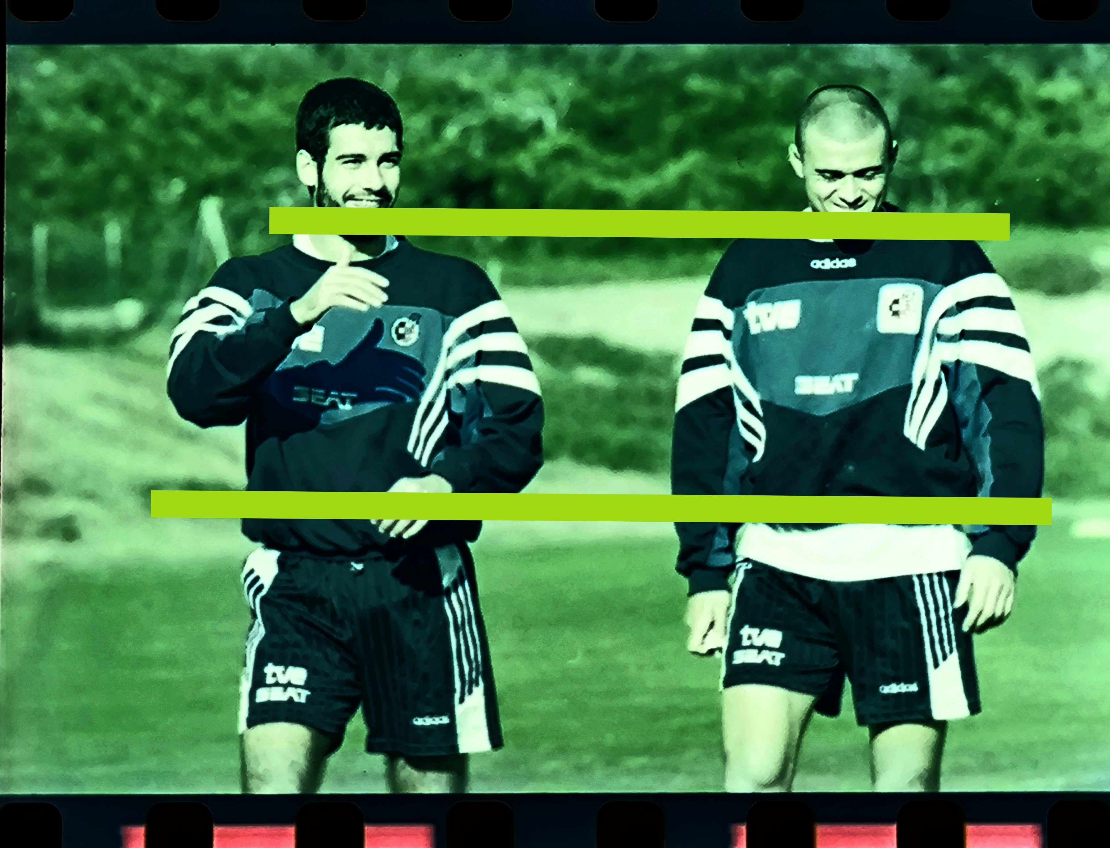 Negativo fotográfico original Pep Guardiola y Luis Enrique concentración con la selección española Futbol 35mm film Rare