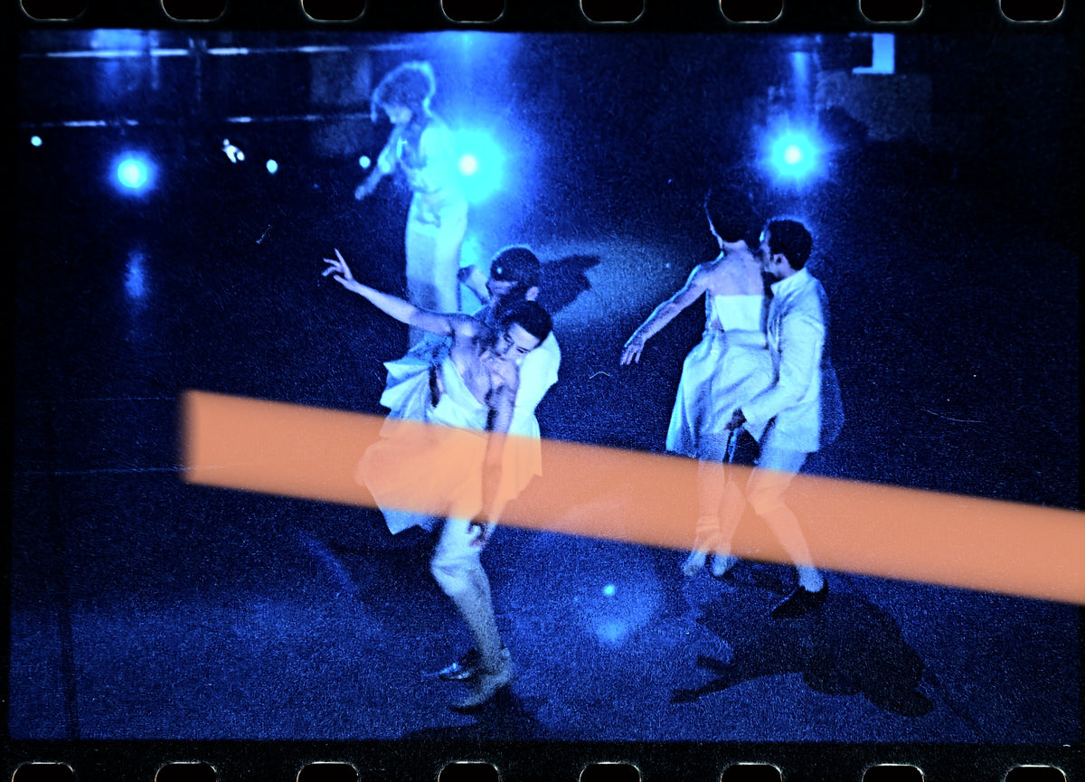 Negativo fotográfico original ensayo colectivo Relative Light Robert Wilson Valencia 2000 35mm film Rare