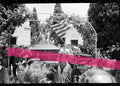 Original-Negativ des Sarges des Schriftstellers und Essayisten Joan Fuster unter einer Flagge während der Beerdigung auf dem Friedhof von Sueca, Valencia 1992, 35mm-Film, selten