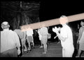 Negativo fotográfico original Antoni Miralda artista Honeymoon Project Liberty Jeans entre público y cámaras La Patacona Valencia 1991 35mm film Rare