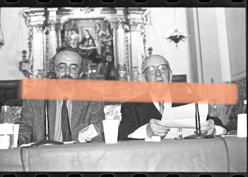 Original-Fotonegativ Miquel Batllori und Peter Burke am Tisch Valencia 1994 35mm-Film Selten