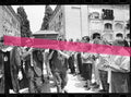 Negativo fotográfico original portadores trasladando el féretro del escritor y ensayista Joan Fuster por el cementerio de Sueca Valencia 1992 35mm film Rare