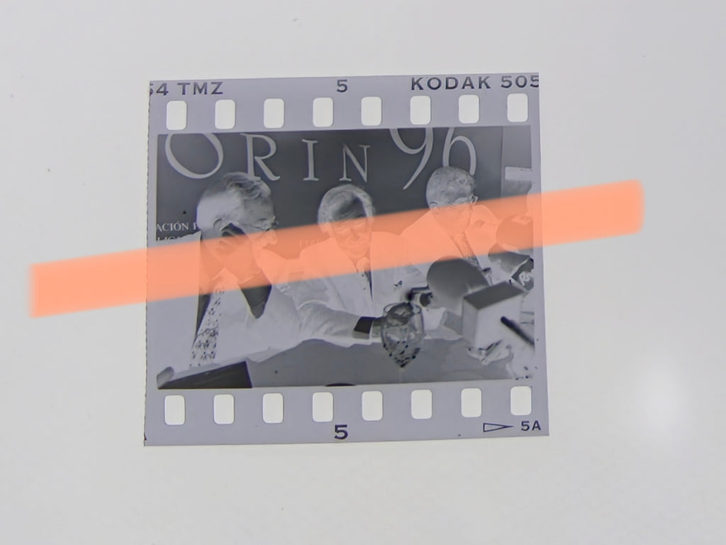 Negativo fotográfico original Juan Eslava Galán Luis Antonio de Villena José Manuel Lara jurado Premio Azorín Alicante 1996 35mm film Rare