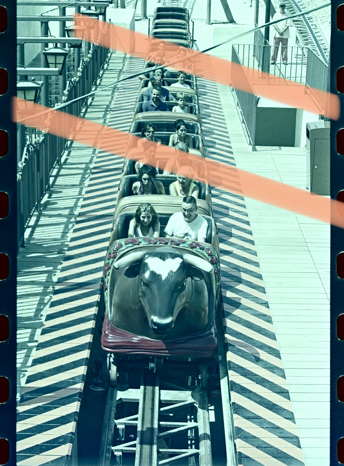 Negativo fotográfico original Terra Mítica Benidorm segundo día apertura atracción 1 agosto 2000 35mm Rare
