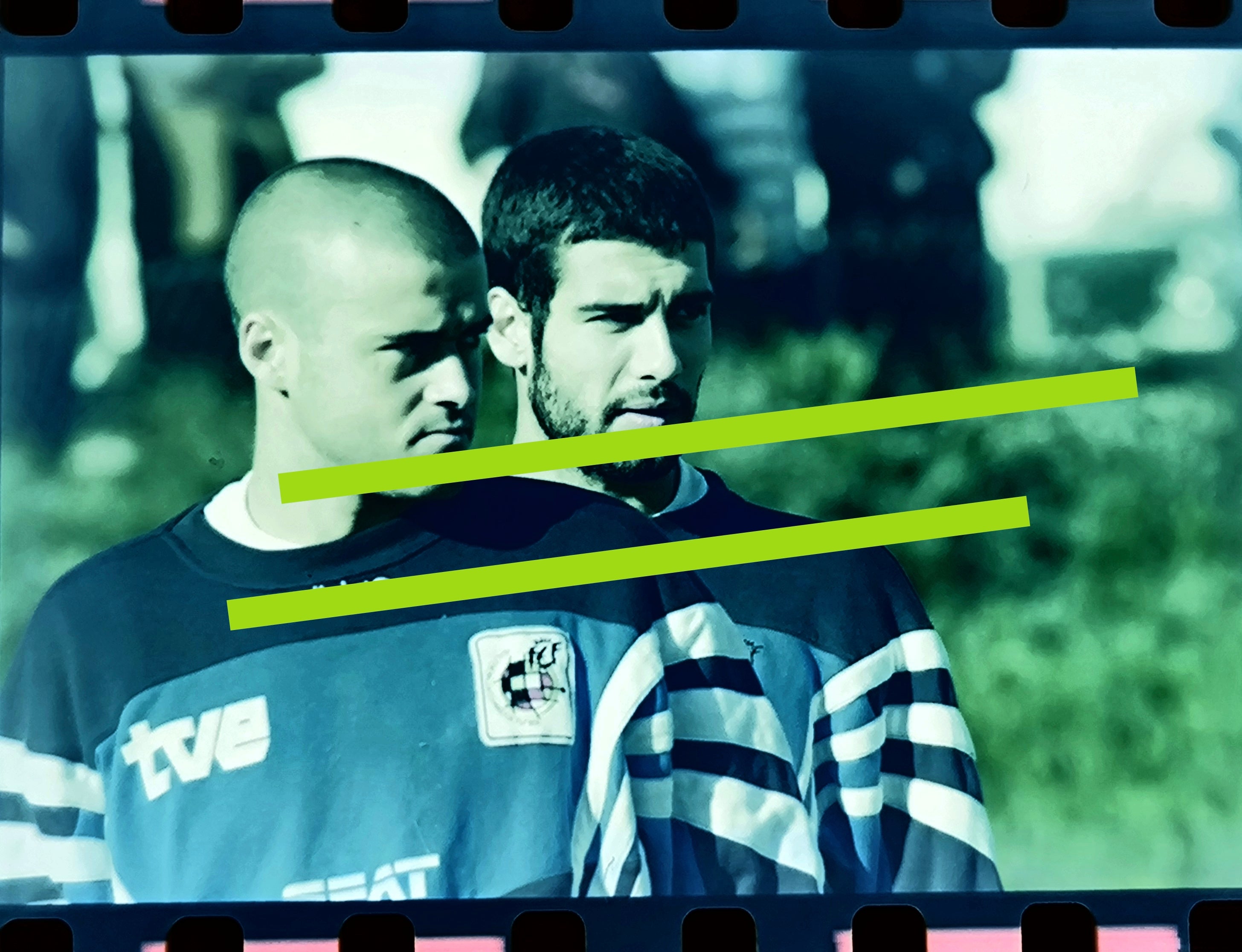 Negativo fotográfico original Pep Guardiola y Luis Enrique concentración con la selección española Futbol 35mm film Rare