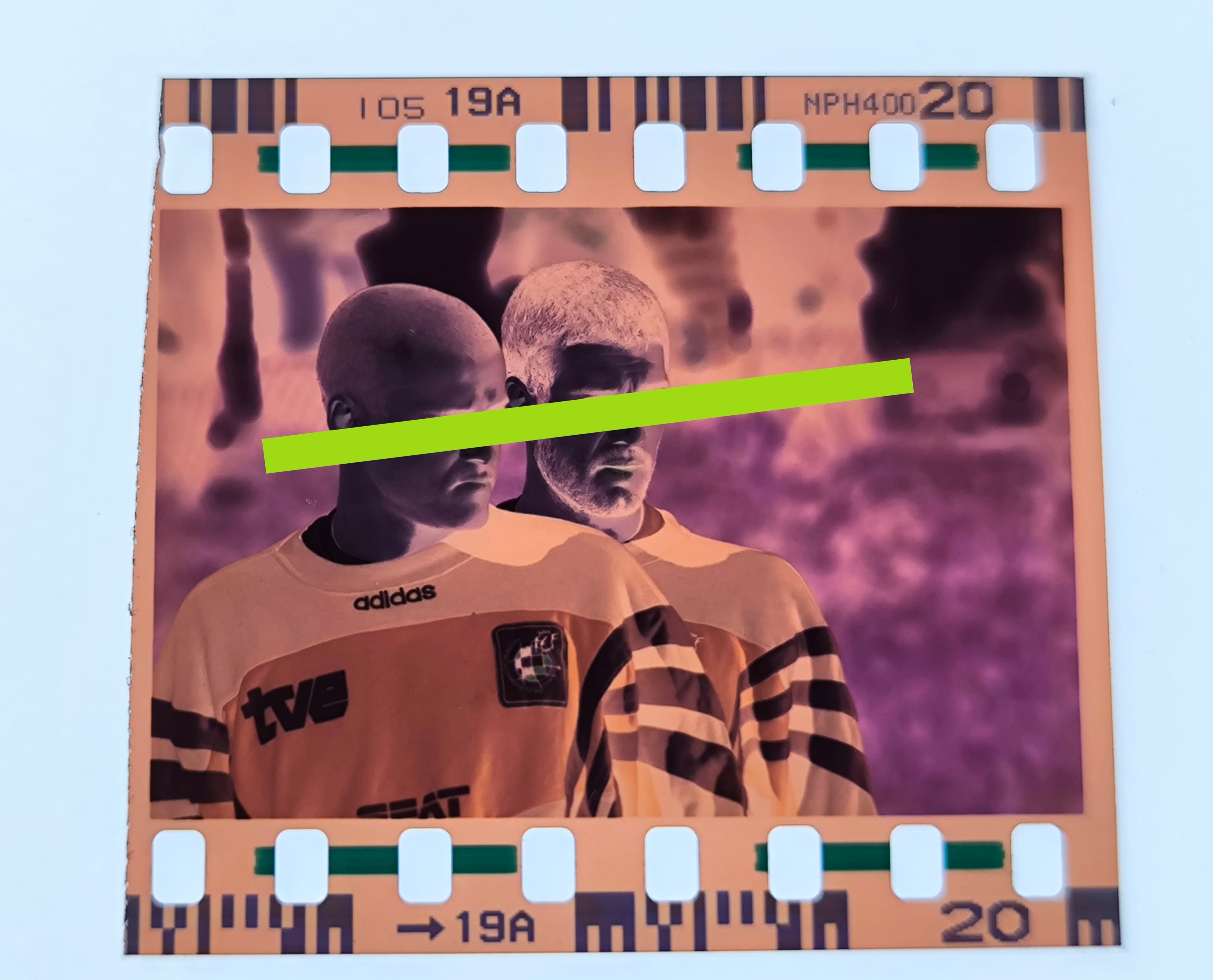 Negativo fotográfico original Pep Guardiola y Luis Enrique concentración con la selección española Futbol 35mm film Rare