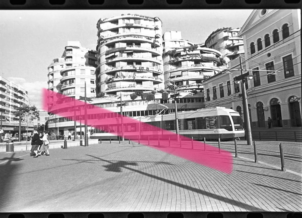 Negativo fotográfico original tranvía FGV en pruebas vista urbana Pont de Fusta antes inauguración Valencia 1994 35mm film Rare