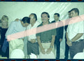 Negativo fotográfico original José María Aznar sonriente junto a Carlos Fabra cena de l’Alcora Castellón 1999 35mm film Rare