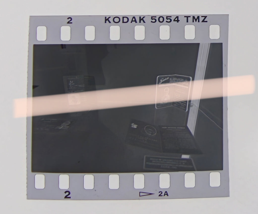 Originales Fotonegativ von Dokumenten und Ausweisen von Max Aub, ausgestellt in Segorbe 1995, 35-mm-Film, selten