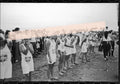 Negativo fotográfico original Antoni Miralda artista Honeymoon Project participantes con gorros de baño La Patacona Valencia 1991 35mm film Rare