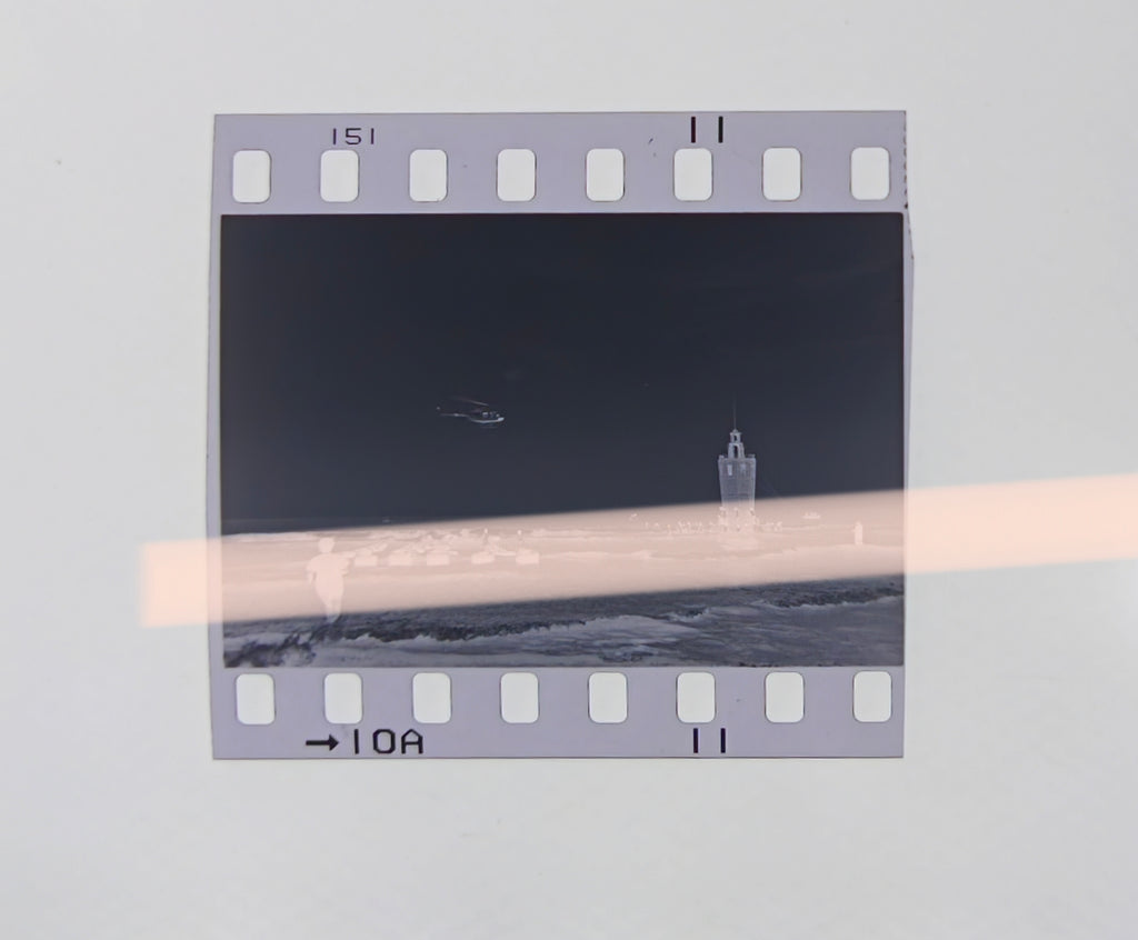 Negativo fotográfico original Antoni Miralda artista Honeymoon Jeans Miguelete flotante helicóptero La Patacona Valencia 1991 35mm film Rare