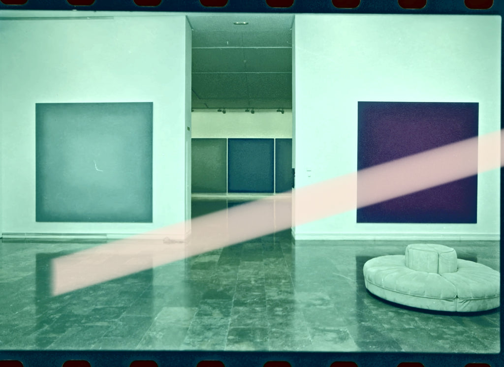 Originales Fotonegativ des Künstlers José María Yturralde, große Farbfelder in der Ausstellung IVAM Valencia 1999, 35mm-Film, selten.