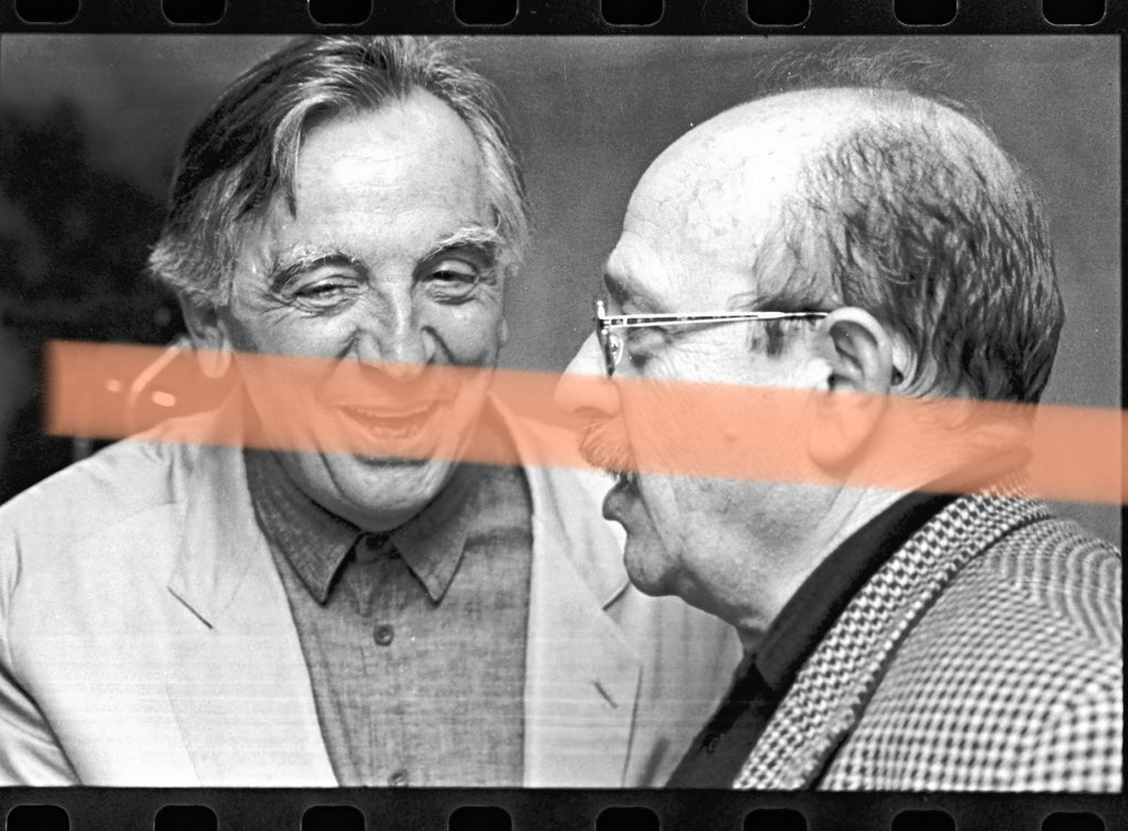 Originales Fotonegativ Manuel Vázquez Montalbán und Andreu Alfaro im Gespräch Valencia 1996 35mm Film Selten