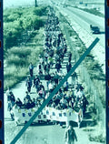 Negativo fotográfico original Marcha de ecuatorianos a Murcia Lorca año 2001 Asociación Rumiñahui 35mm film Rare