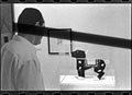 Negativo fotográfico original figura animal de madera de Joaquín Torres-García contemplada en vitrina IVAM Valencia 1997 35mm film Rare