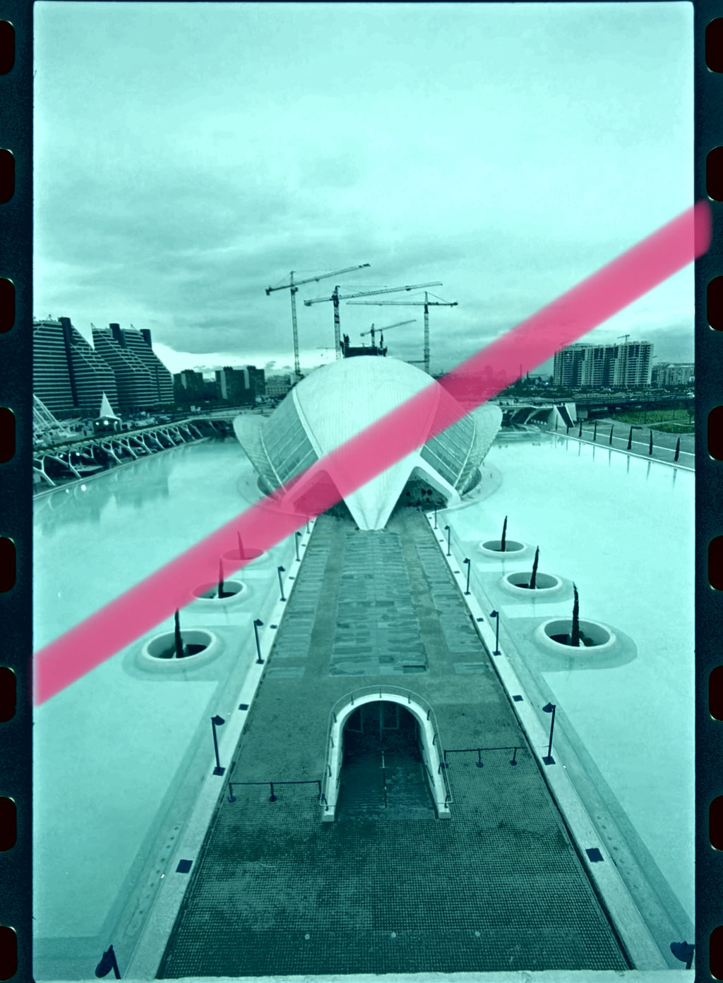 Negativo fotográfico original L’Hemisfèric y obras de la Ciudad de las Artes y las Ciencias Valencia 2000 35mm film Rare
