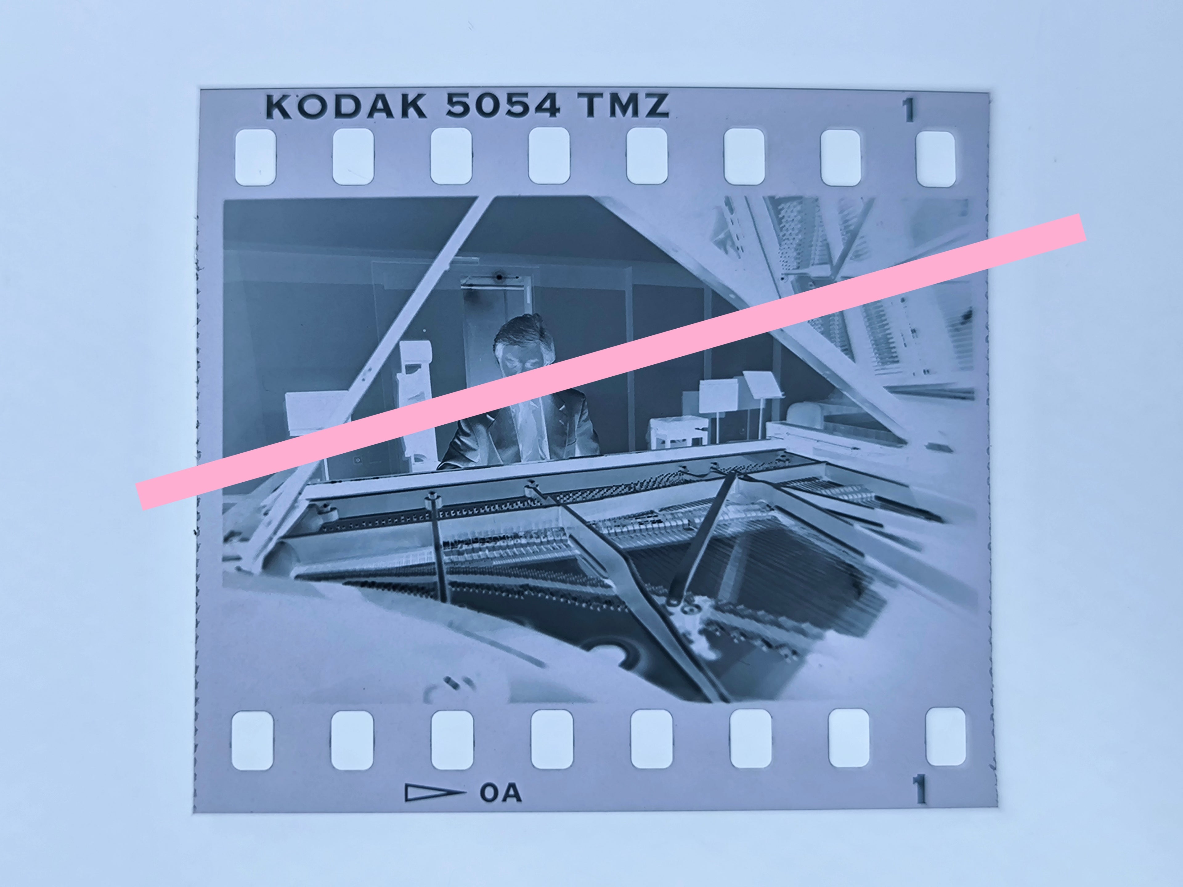 Negativo fotográfico original Krystian Zimerman pianista y director de orquesta polaco 35mm film Rare