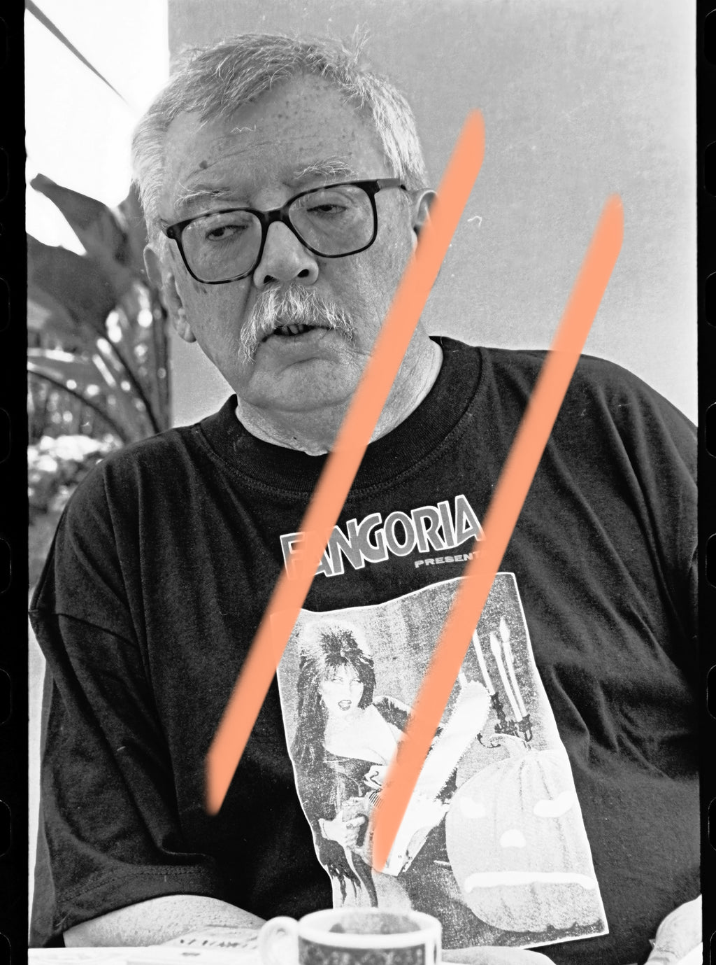 Originales Foto-Negativ Jesús Franco Filmregisseur mit Fangoria T-Shirt Valencia 1996 35mm Film Selten