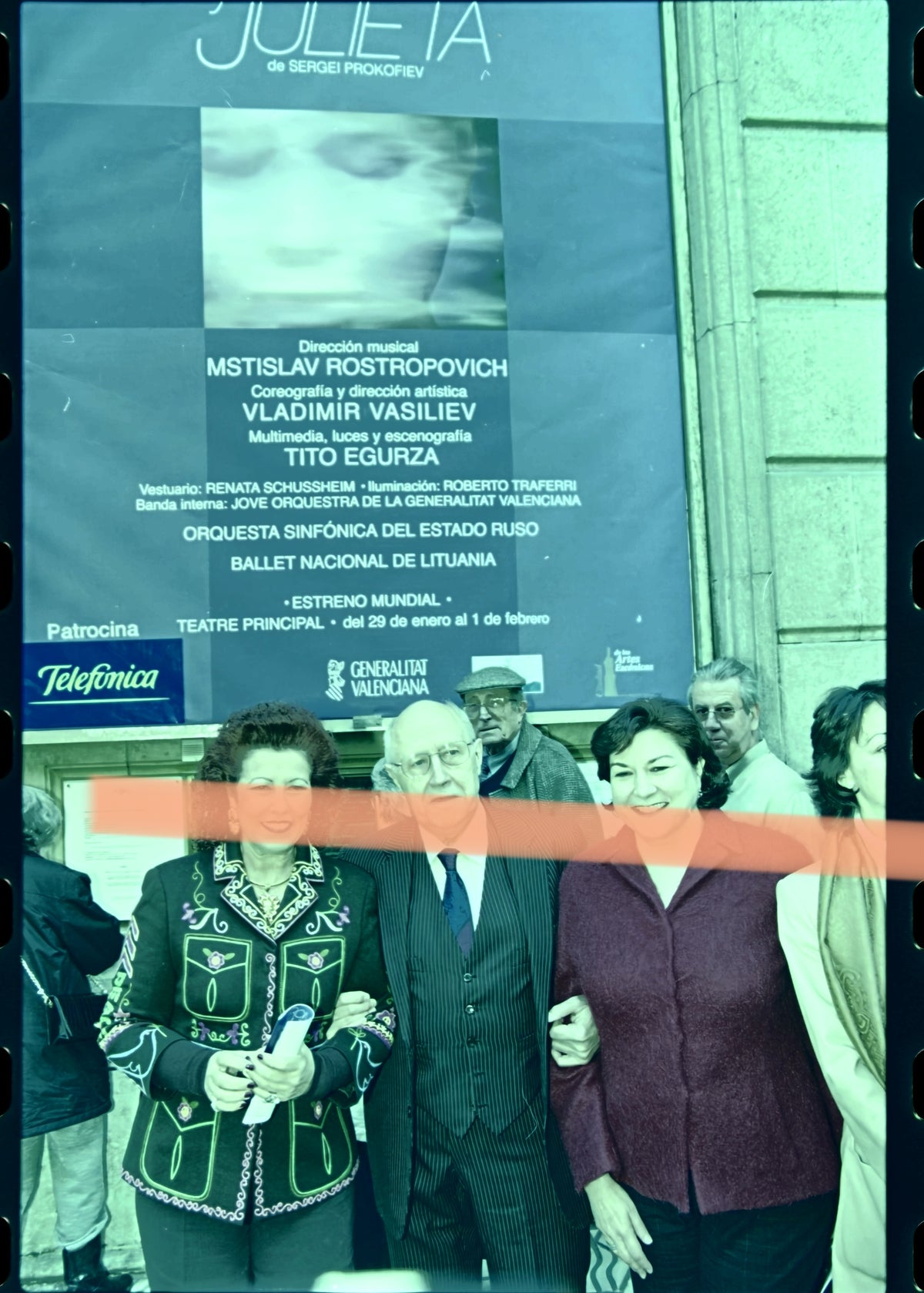 Negativo fotográfico original Mstislav Rostropóvich violonchelista y director de orquesta presentación Romeo y Julieta Valencia 2002 35mm film Rare