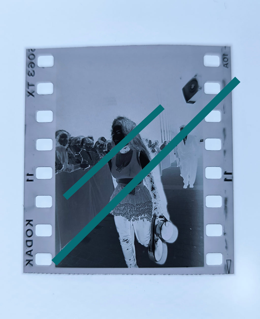 Original photographic negative Alaska singer in the audience at the Valencian night 1991 35mm film Rare