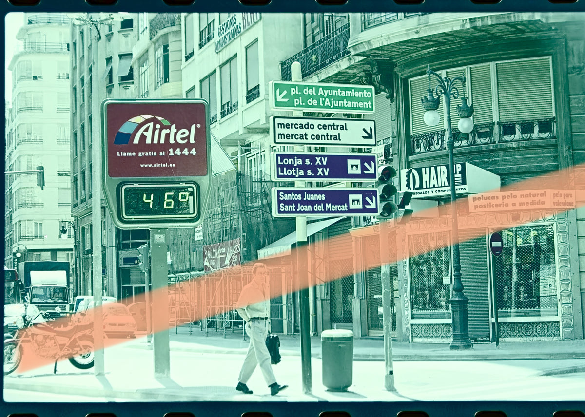 Original photographic negative thermometer 46 degrees Valencia heat wave 1999 historic center 35mm film Rare