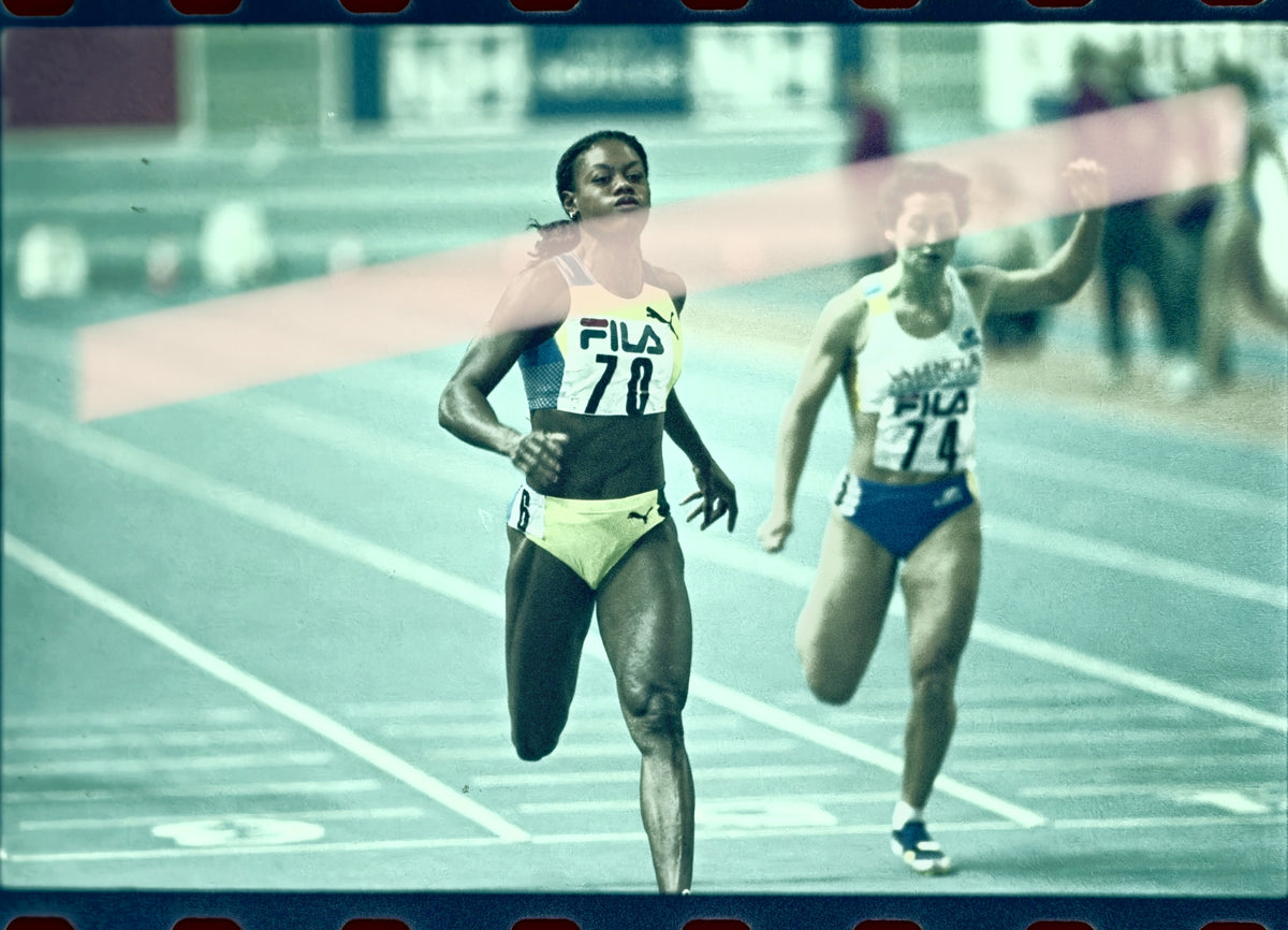 Negativo fotográfico original Merlene Ottey atleta jamaicana plusmarquista mundial de 60 metros Valencia 2000 35mm film Rare