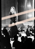 Negativo fotográfico original Claudia Schiffer modelo posando en pasarela Premios Nova Valencia 1997 35mm film Rare