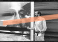 Negativo fotográfico original Darío Villalba pintor y fotógrafo gesticulando junto a rostro monumental IVAM Valencia 1994 35mm film Rare