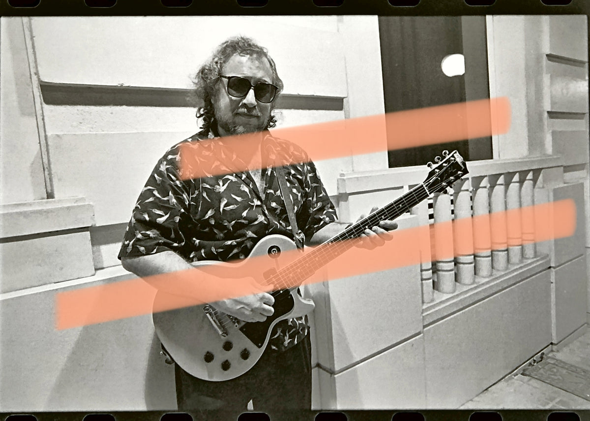 Originalfotonegativ Bob Margolin, Bluesgitarrist, spielt seine E-Gitarre Valencia 1996 35mm Film Selten