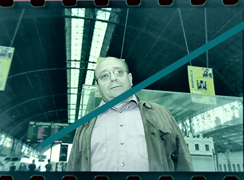 Originalfotonegativ Manuel Vázquez Montalbán Untersicht Bahnhof Valencia 1998 35mm Film Selten
