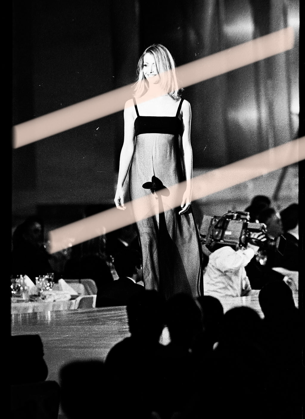 Negativo fotográfico original Sofía Mazagatos modelo en pasarela Premios Nova Valencia 1997 35mm film Rare