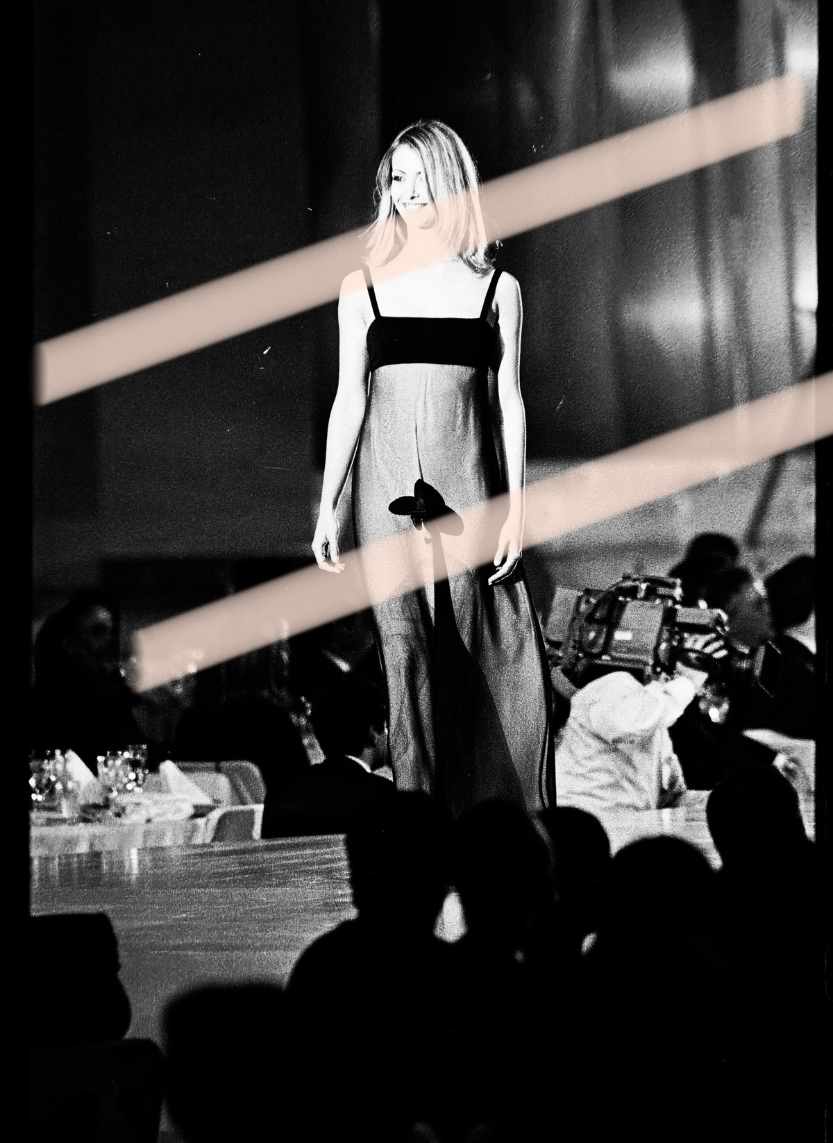 Negativo fotográfico original Sofía Mazagatos modelo en pasarela Premios Nova Valencia 1997 35mm film Rare