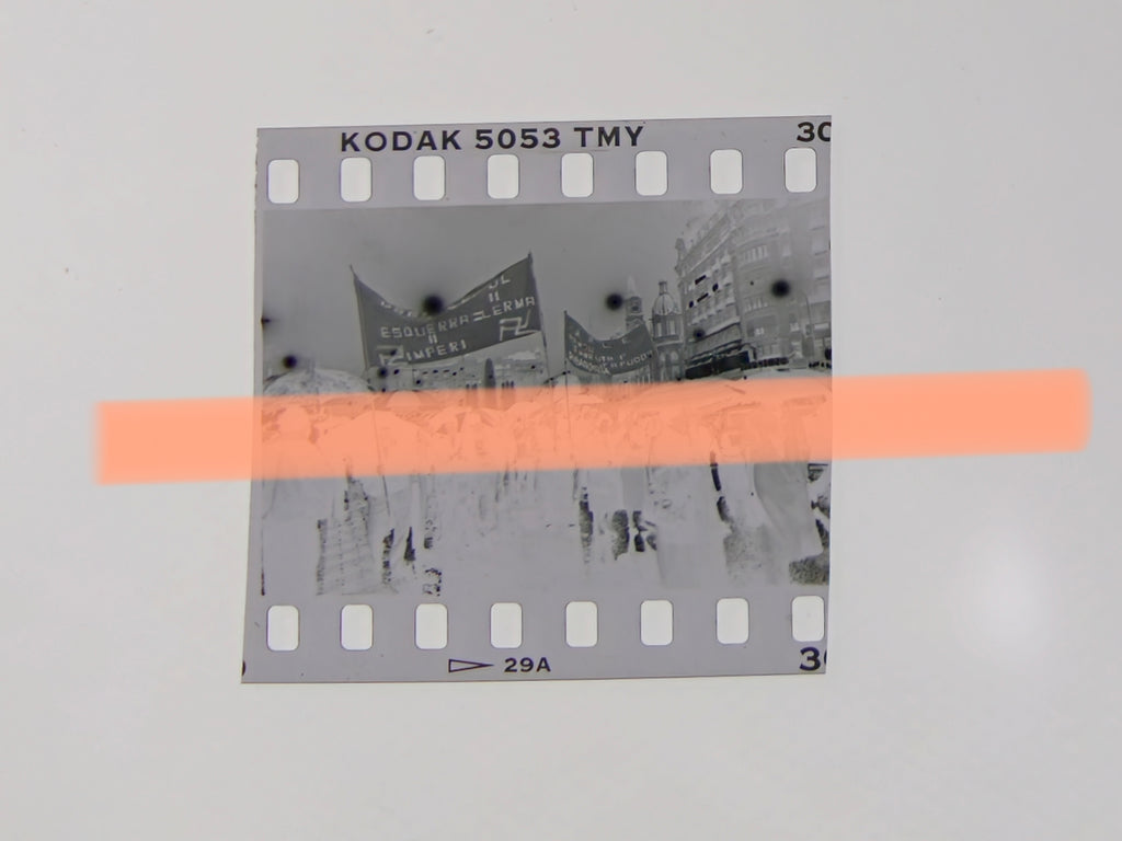 Negativo fotográfico original manifestación valencianista Joan Lerma Valencia 1991 35mm film Rare