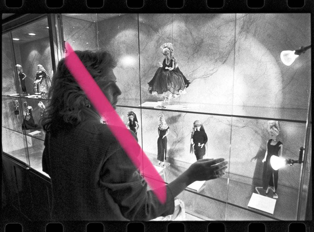 Originales Fotonegativ Frau, verbunden mit der Ausstellung „Barbie, Kreation und Design“ 35-jähriges Jubiläum Valencia 1995 35mm Film Selten