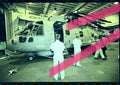 Negativo fotográfico original helicóptero Royal Navy 266 rotores plegados hangar buque OTAN Alicante 2002 35mm film Rare