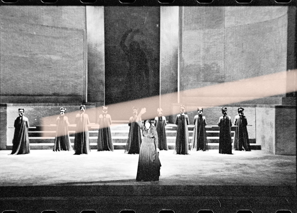 Negativo fotográfico original teatro Apocalipsis voz de mujer actriz Irene Papas artista Yoko Ono Sagunto 1998 35mm film Rare