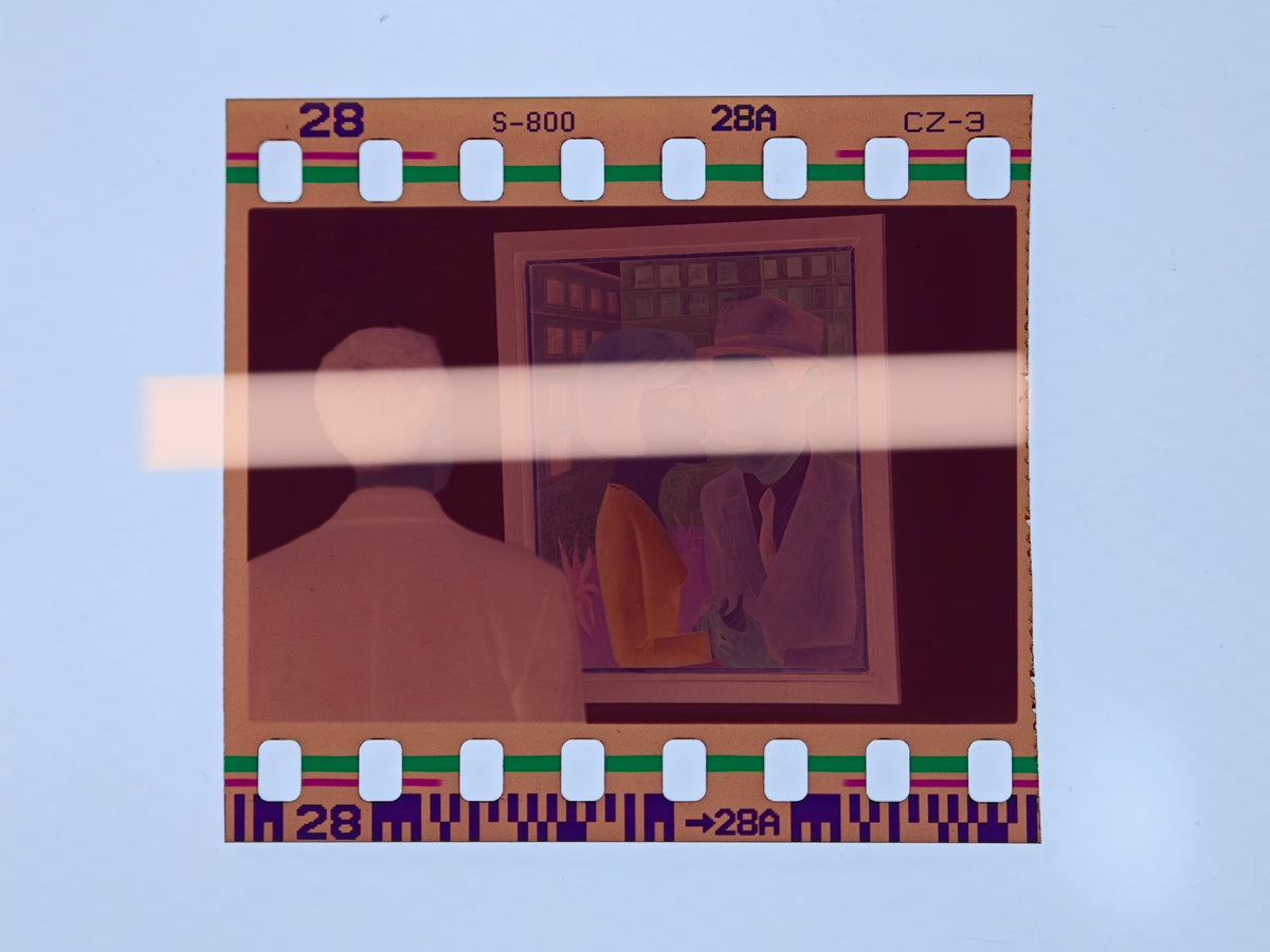 Originales Negativ eines Besuchers vor dem Gemälde von Lasar Segall, Ausstellung Brasilien, IVAM Valencia 2000, 35-mm-Film, selten.