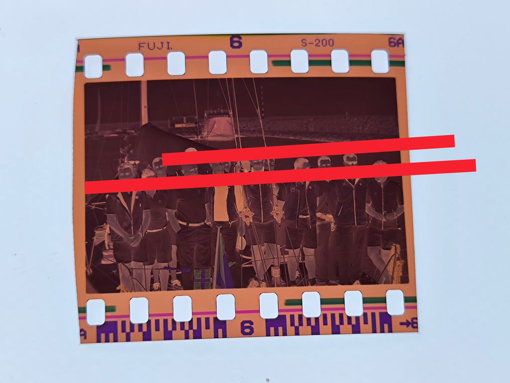 Negativo fotográfico original Rey Juan Carlos I de Borbón junto a la tripulación del Bribón Regatas 35mm film Rare