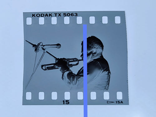 Negativo fotográfico original Dizzy Gillespie trompetista músico estadounidense de jazz 35mm film Rare