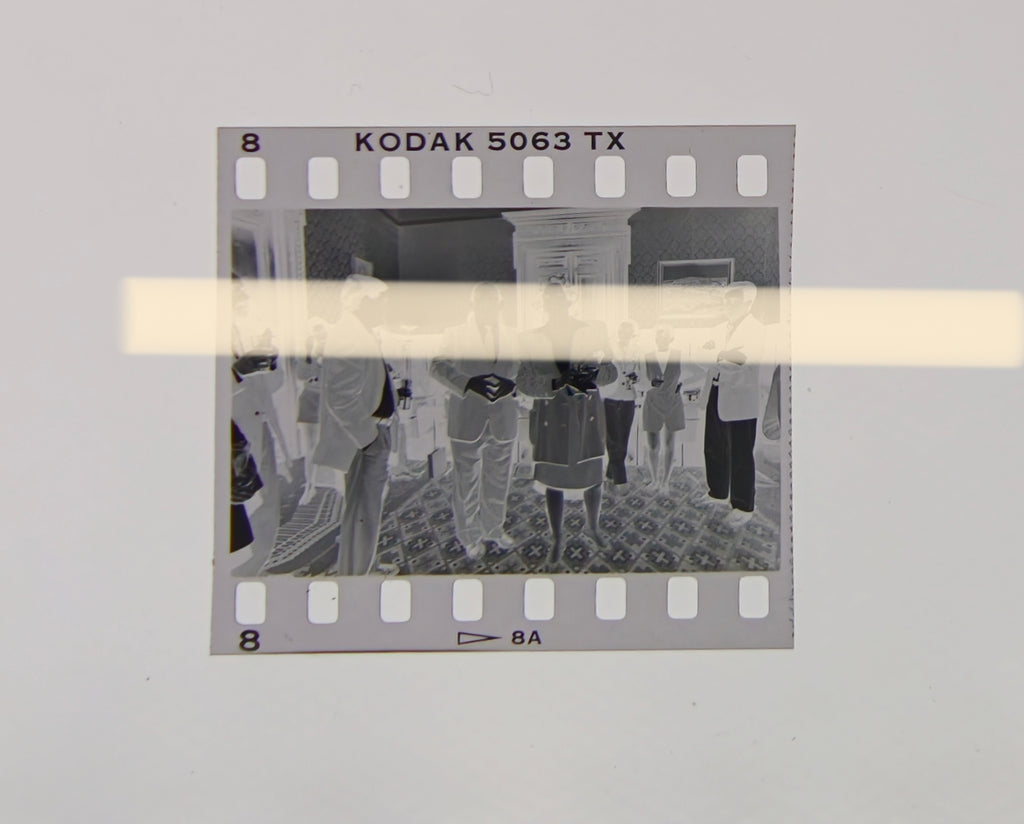 Originales Fotonegativ von Rita Barberá und Vicente González Lizondo zusammen unter den Anwesenden im Rathaus von Valencia 1991 35mm Film Selten