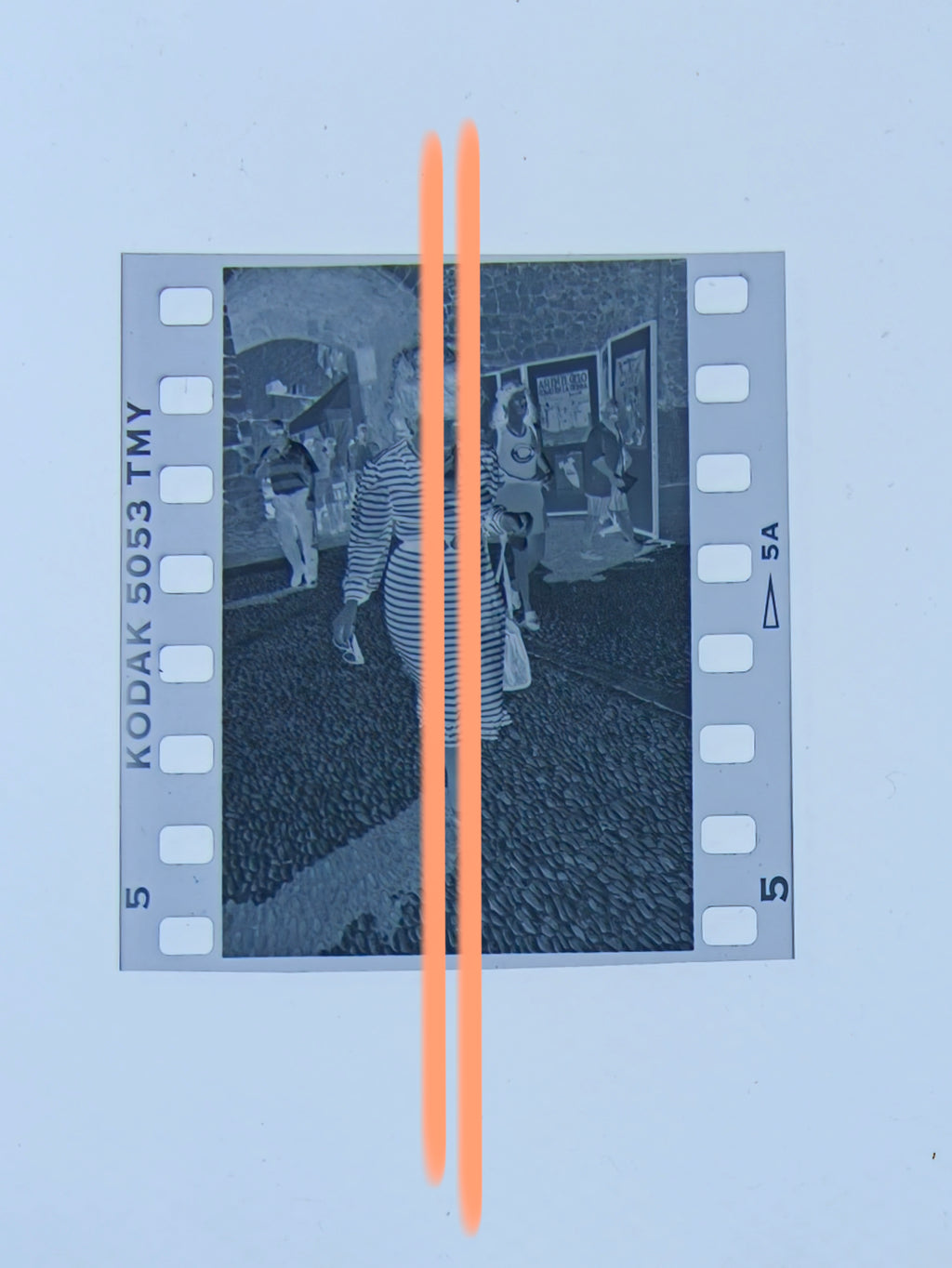 Originales Foto-Negativ Gina Lollobrigida beim Spaziergang in Peñíscola 1996 35mm Film Selten