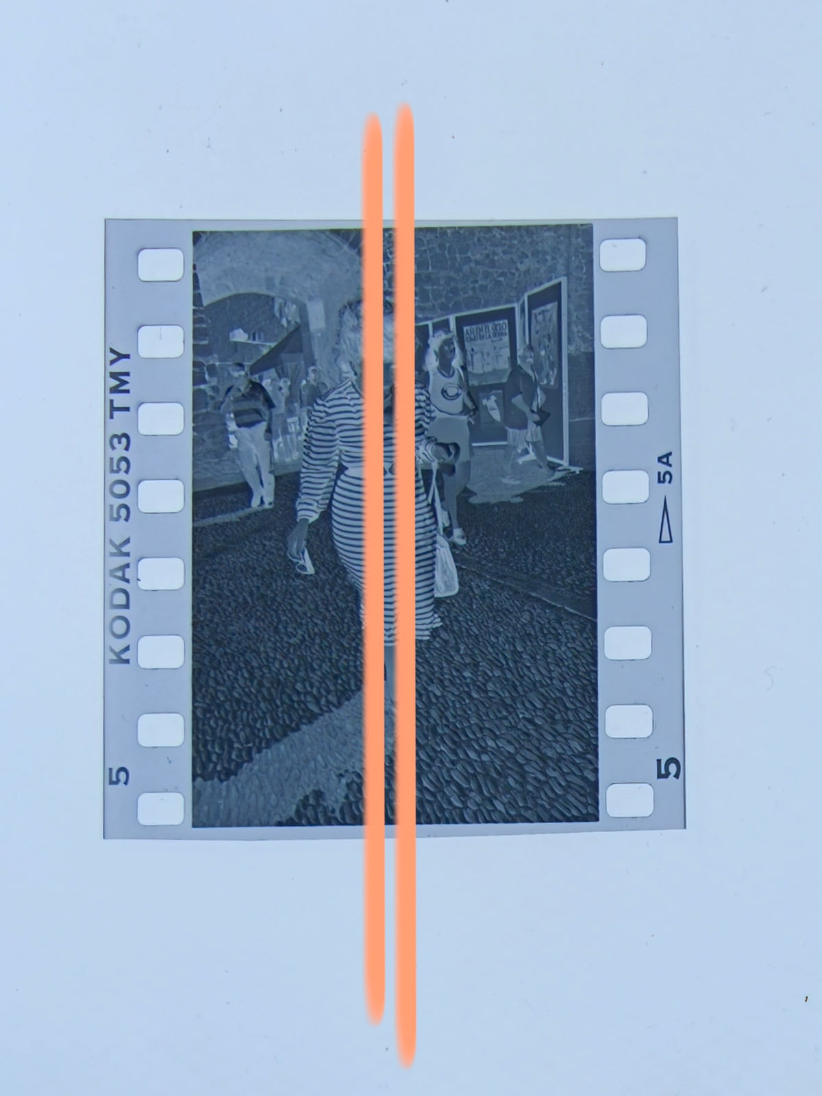 Originales Foto-Negativ Gina Lollobrigida beim Spaziergang in Peñíscola 1996 35mm Film Selten