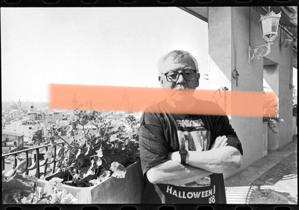 Negativo fotográfico original Jesús Franco director de cine brazos cruzados Valencia 1996 35mm film Rare