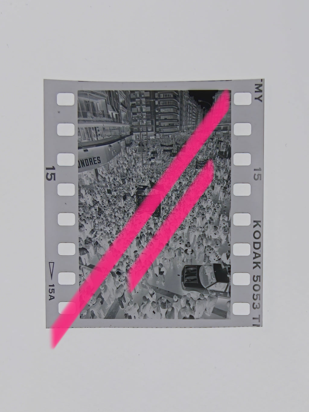 Negativo fotográfico original multitud de agricultores llena las calles protesta citrícola Valencia 1992 35mm film Rare