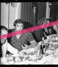 Originalfotonegativ José Manuel Ibar „Urtain“ spanischer Boxer während einer Mahlzeit 35mm Film Rare