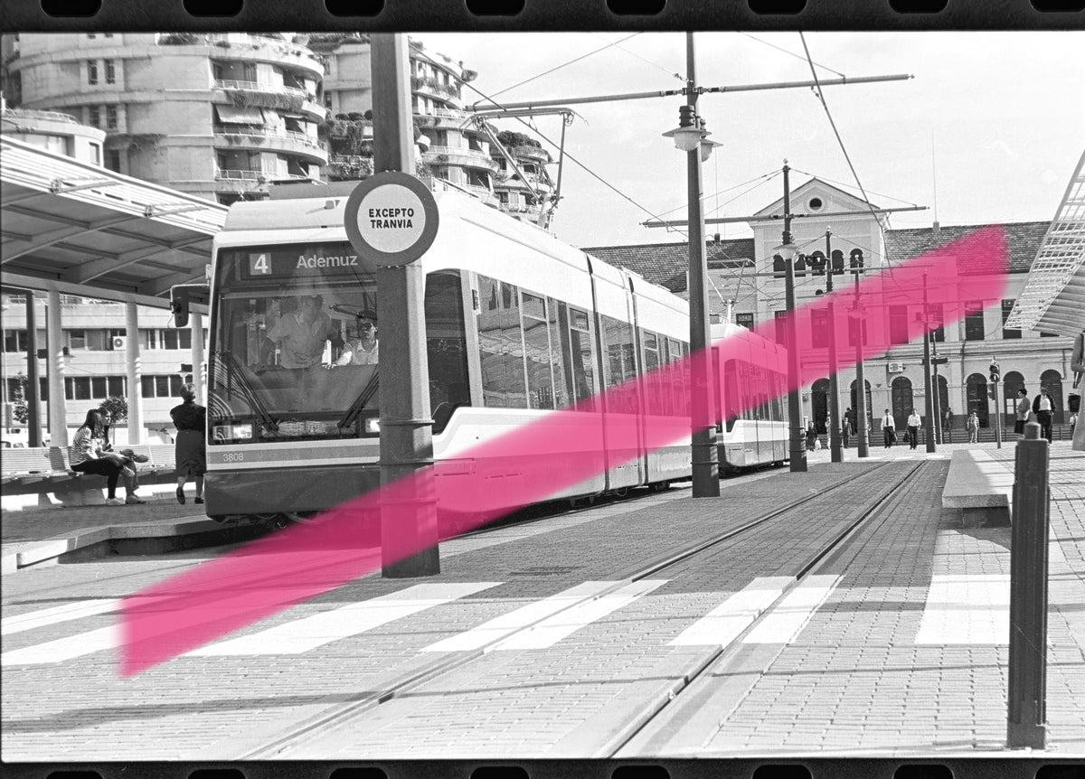 Negativo fotográfico original tranvía FGV 3808 Línea 4 Ademuz en pruebas antes inauguración Valencia 1994 35mm film Rare