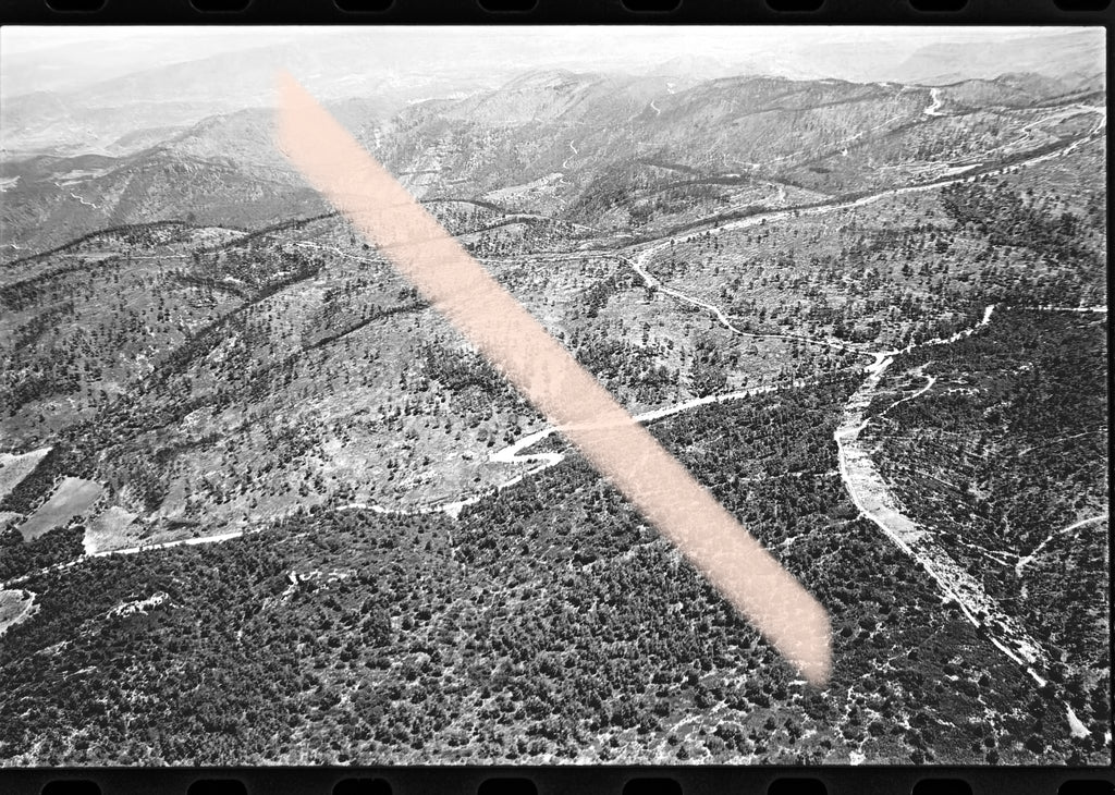 Negativo fotográfico original vista aérea de laderas forestales afectadas por los incendios Los Serranos Valencia 1994 35mm film Rare