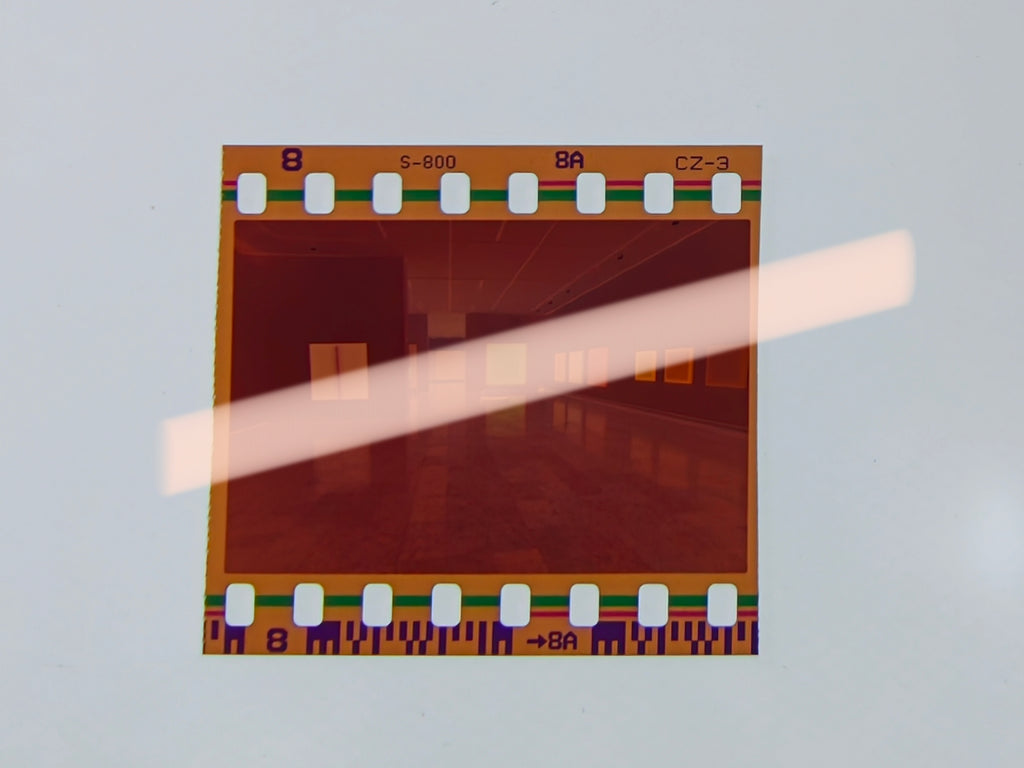 Negativo fotográfico original sala de exposición del artista José María Yturralde en IVAM Valencia 1999 35mm film Rare