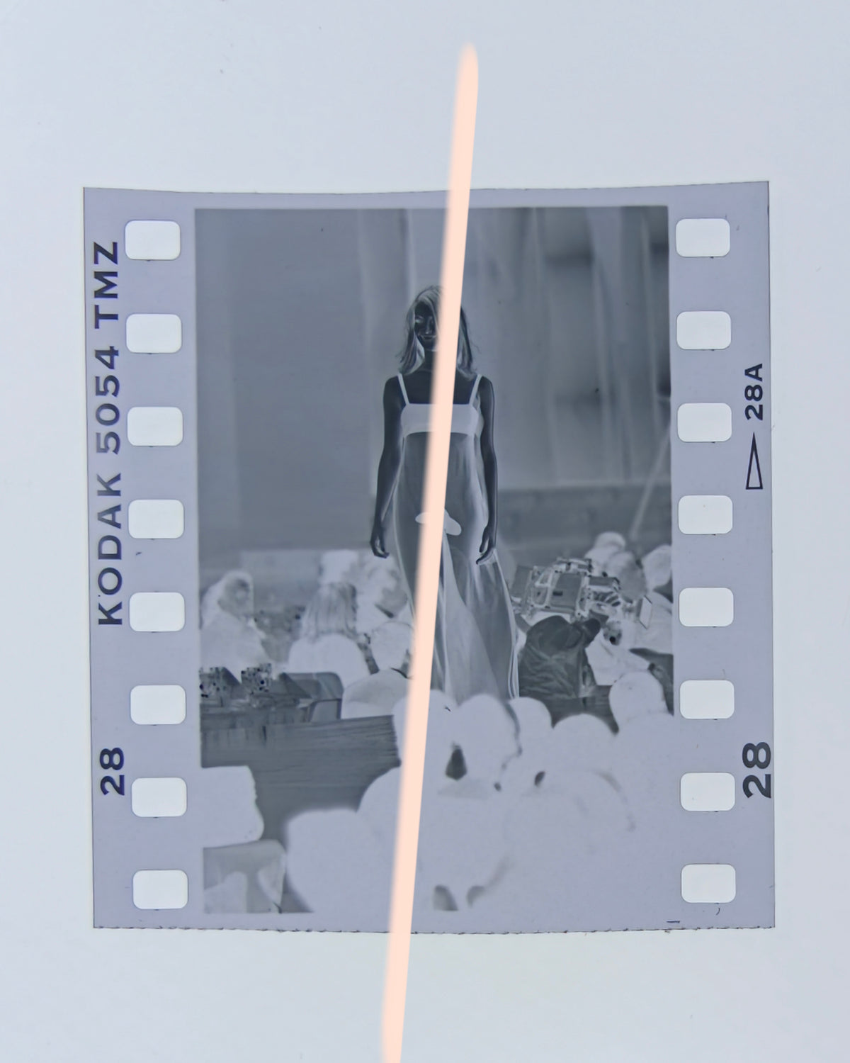 Negativo fotográfico original Sofía Mazagatos modelo en pasarela Premios Nova Valencia 1997 35mm film Rare