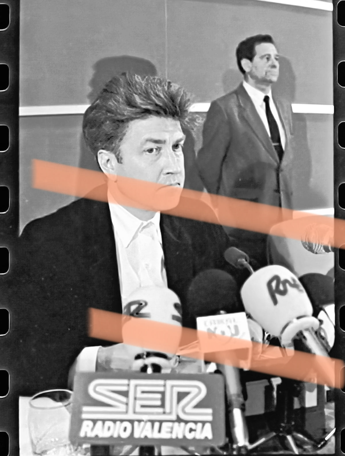 Negativo fotográfico original David Lynch director de cine primer plano durante comparecencia ante la prensa Valencia 1992 35mm film Rare